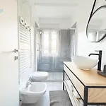 Economo B1 Tirabora Short Rent * Trieszt