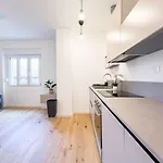 Economo B1 Tirabora Short Rent Apartman