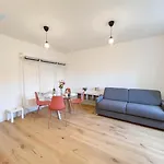 Economo B1 Tirabora Short Rent Apartman