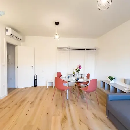 Apartman Economo B1 Tirabora Short Rent Trieszt