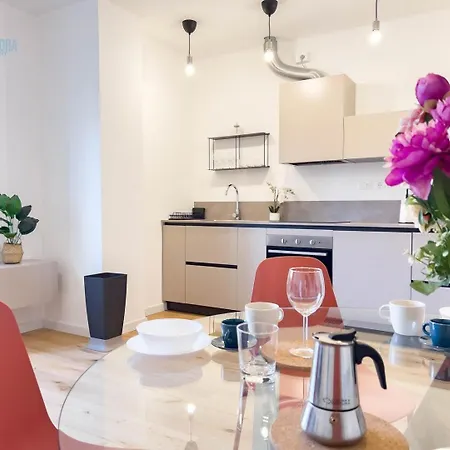 Economo B1 Tirabora Short Rent 公寓