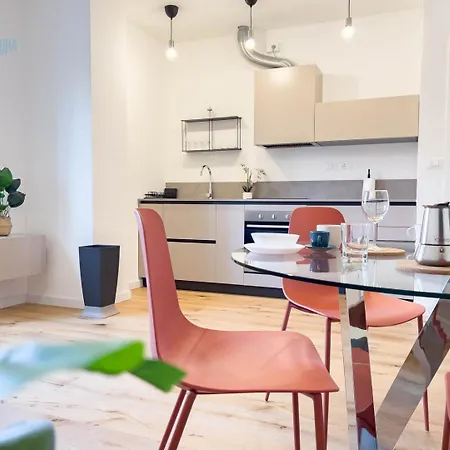 Appartement Economo B1 Tirabora Short Rent Trieste