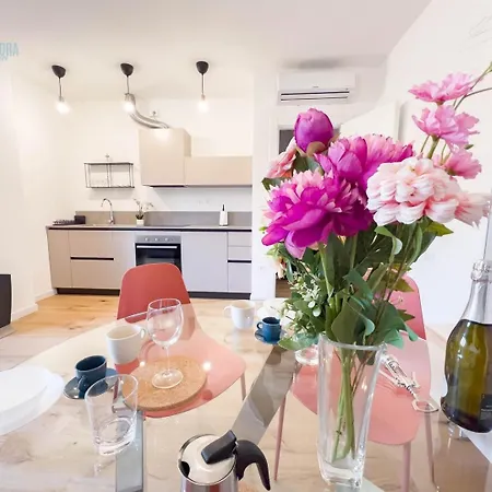 Economo B1 Tirabora Short Rent アパート トリエステ