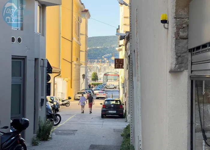 Economo B1 Tirabora Short Rent Apartment