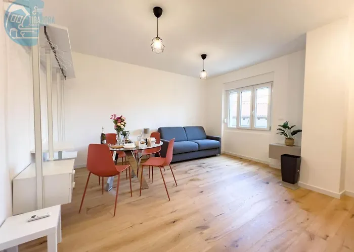 Economo B1 Tirabora Short Rent Trieste