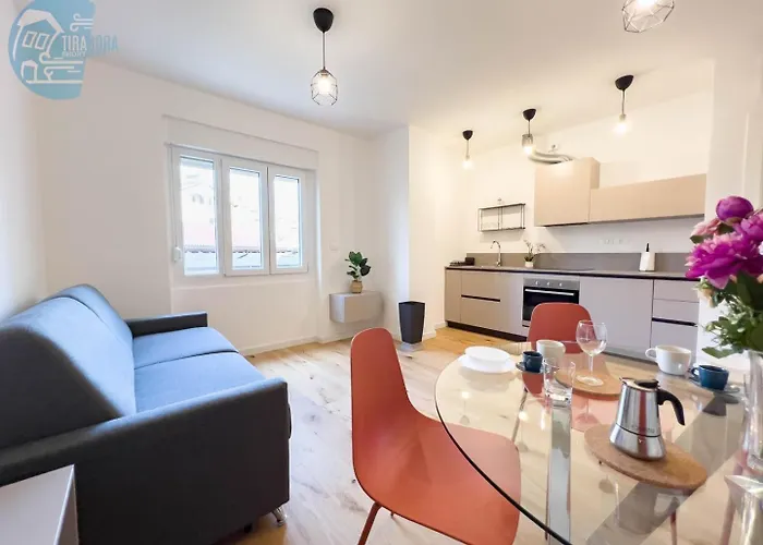 Economo B1 Tirabora Short Rent * Trieste